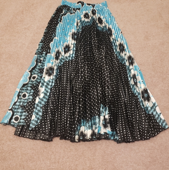St. Laurent Italy Skirt - Picture 2 of 12